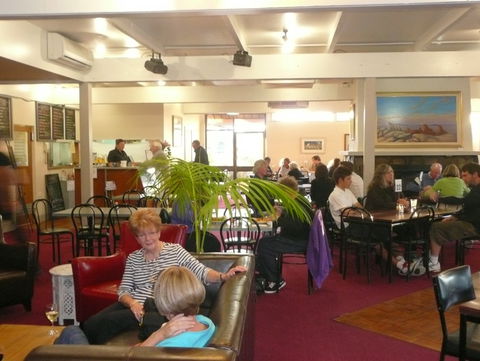 Mallacoota Hotel Motel - Accommodation Sunshine Coast 6