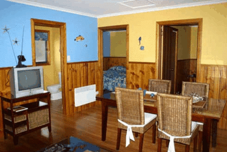 Bicheno's Gallery And Apartments - Accommodation Sunshine Coast 0