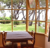 Anchlia Waterfront Cottage - Accommodation Sunshine Coast