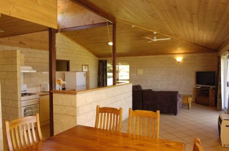 Discovery Holiday Parks - Koombana Bay - Accommodation Sunshine Coast 1