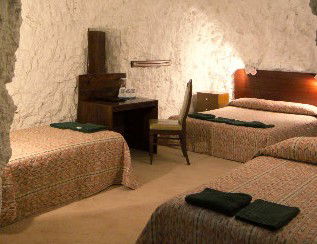 White Cliffs Motel - Accommodation Sunshine Coast 1