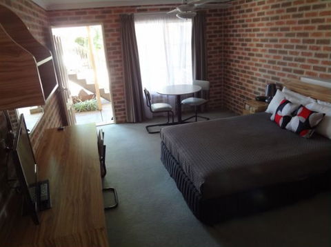 The Palms Motel - Accommodation Sunshine Coast 2