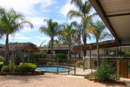 Glossop Motel - Accommodation Sunshine Coast 2