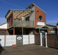 Black Dolphin Townhouse and Apartment - Accommodation Sunshine Coast