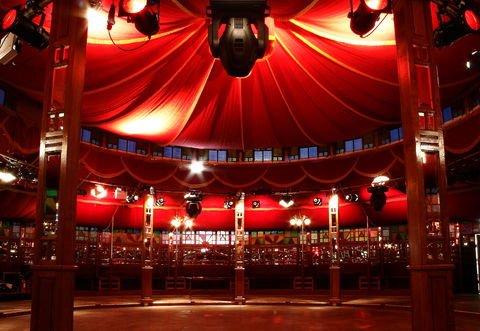Wonderland Under The Melbourne Star - Accommodation Sunshine Coast 2
