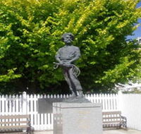 Alexander Cameron Statue - Accommodation Sunshine Coast