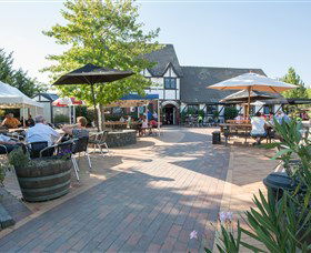 George Harcourt Inn - Accommodation Sunshine Coast 0