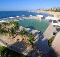 Kings Beach - Beachfront Salt Water Pool - Accommodation Sunshine Coast