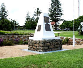Dunwich War Memorial - Accommodation Sunshine Coast 0