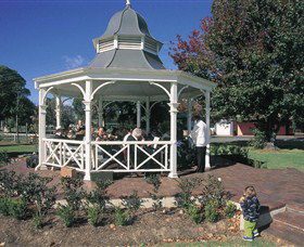 Muir House Art Gallery - Accommodation Sunshine Coast 0