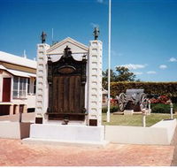 Gayndah War Memorial - Accommodation Sunshine Coast