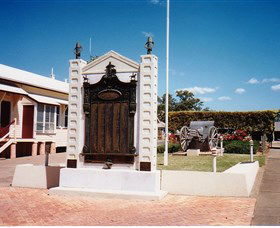 Gayndah War Memorial - Accommodation Sunshine Coast 0