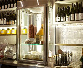 East Coast Lounge - Accommodation Sunshine Coast 0