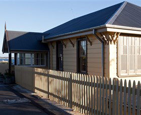East Coast Lounge - Accommodation Sunshine Coast 2