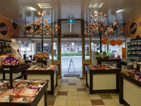 The Menz FruChocs Shop - Hahndorf - Accommodation Sunshine Coast 1