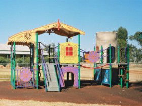 Charleville - Graham Andrews Parklands - Accommodation Sunshine Coast 4