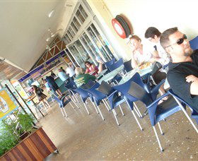 Beachfront Hotel - Accommodation Sunshine Coast 3
