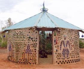 Aladdins Cave Bottlehouse - Accommodation Sunshine Coast 0