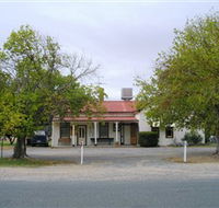 Round Hill Hotel - Accommodation Sunshine Coast