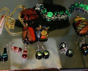 The Glass Gallery - BS Glass Art - Accommodation Sunshine Coast 4