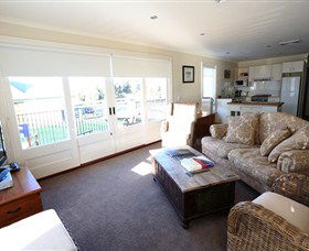 Keith Tulloch Wine - Accommodation Sunshine Coast 3