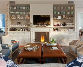 East Coast Lounge - Accommodation Sunshine Coast 1