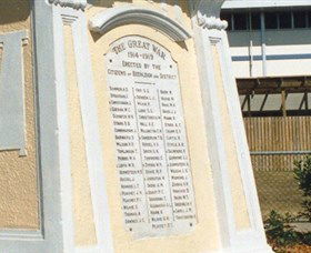 Beenleigh War Memorial - Accommodation Sunshine Coast 2