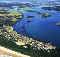 Manning Point Beach - Accommodation Sunshine Coast
