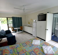 Tropical Palms Inn - Accommodation Sunshine Coast