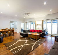 The Retreat Port Stephens - Accommodation Sunshine Coast