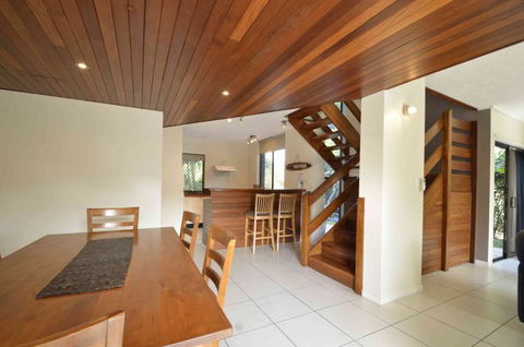 Glen Eden Beach Resort - Accommodation Sunshine Coast 2