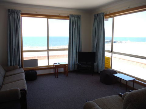 Gulf View - Accommodation Sunshine Coast 2