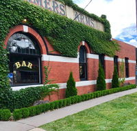 Farmers Arms Hotel  Art Suites Daylesford - Accommodation Sunshine Coast