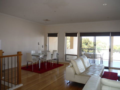 Avalon A - Accommodation Sunshine Coast 3