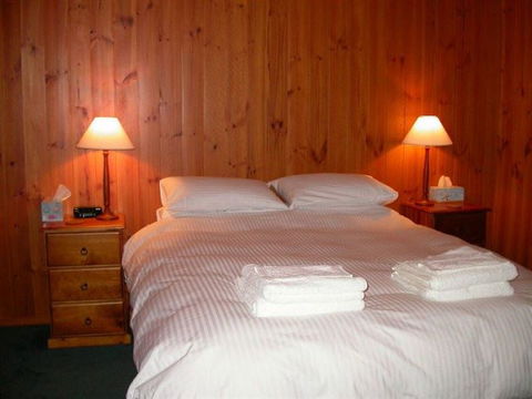 Greenwood Cabin - Accommodation Sunshine Coast 0
