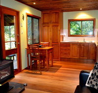 Waterfall Hideout-Rainforest Cabin for Couples - Accommodation Sunshine Coast
