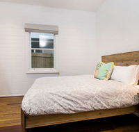 Tom  Doll's - Accommodation Sunshine Coast