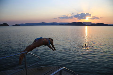 Lake Argyle Sunset Magic Cruise Departing Lake Argyle - Accommodation Sunshine Coast 1