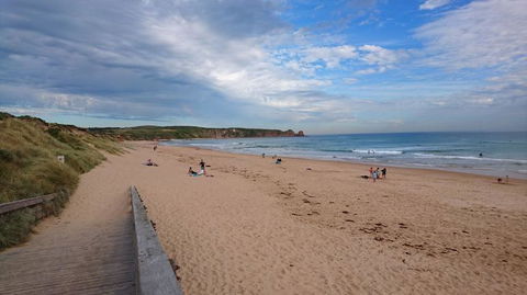 Boutique Journey To Phillip Island With Penguin Parade In Stylish Mercedes-Benz - Accommodation Sunshine Coast 4