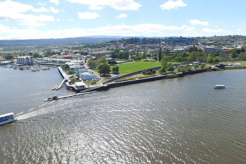 Batman Bridge 4 Hour Luncheon Cruise Including Sailing Into The Cataract Gorge - Accommodation Sunshine Coast 3