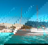 2 night Whitsunday Islands Cruise on New Horizon from Airlie Beach - Accommodation Sunshine Coast