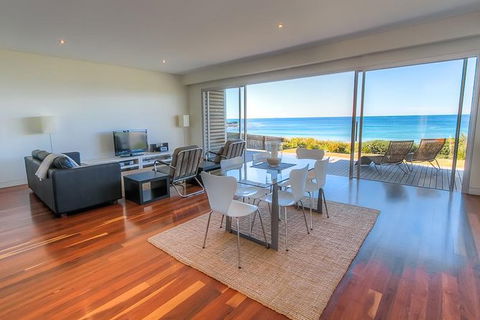 10-Day Surf Adventure From Brisbane To Sydney Including Coffs Harbour, Byron Bay And Gold Coast - Accommodation Sunshine Coast 1