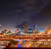 Brisbane Airport to and from Brisbane CBD for 7 ppl - Accommodation Sunshine Coast