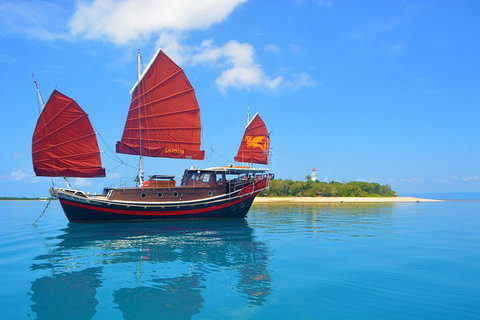 Low Island Snorkelling Private Charter Aboard Authentic Chinese Junk Boat - Accommodation Sunshine Coast 4