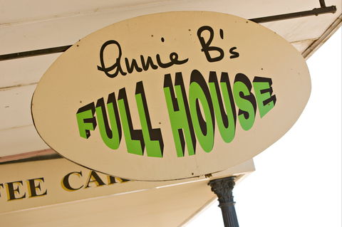 Annie B's Full House - Accommodation Sunshine Coast 1