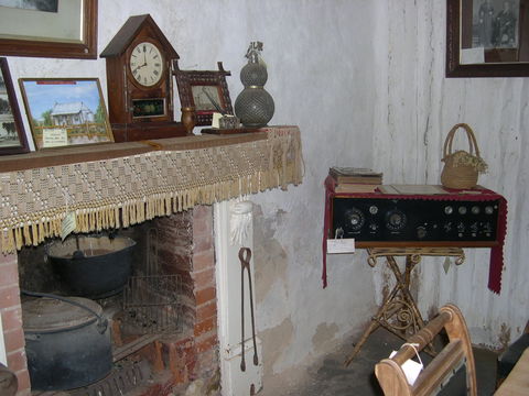 Early Settlers Cottage (Solly's Hut) - Accommodation Sunshine Coast 1