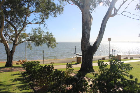 Lake Bonney - Accommodation Sunshine Coast 2