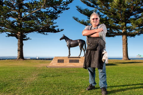 Makybe Diva Statue - Accommodation Sunshine Coast 2