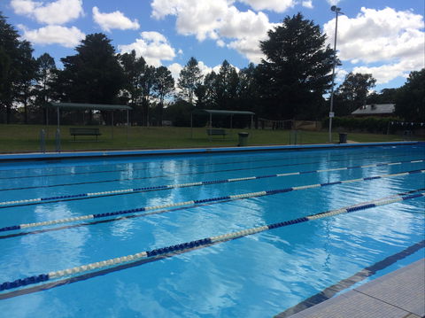 Binalong Memorial Swimming Pool - Accommodation Sunshine Coast 0