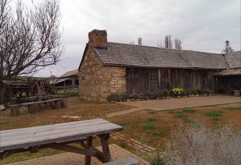 Early Settlers Hut - Accommodation Sunshine Coast 0